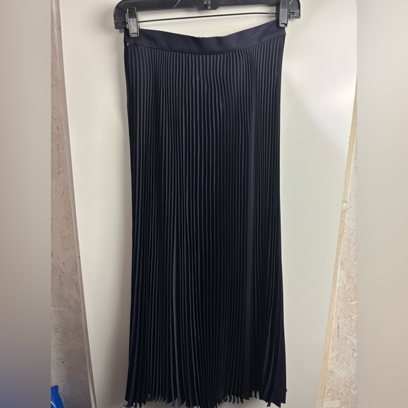 Tory Burch navy pleated skirt‎ sz 0 - Picture 5 of 7